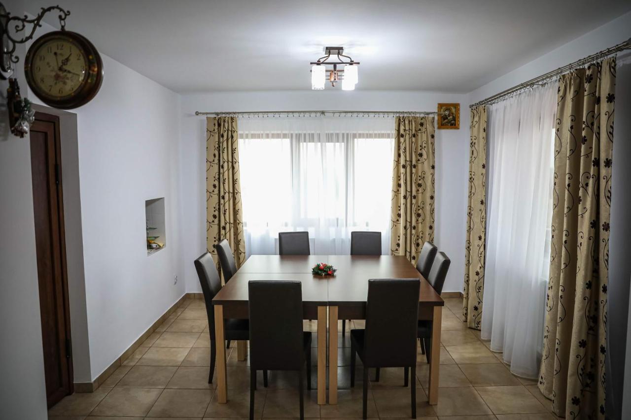 Pensiunea Lucian Baltati Exterior foto